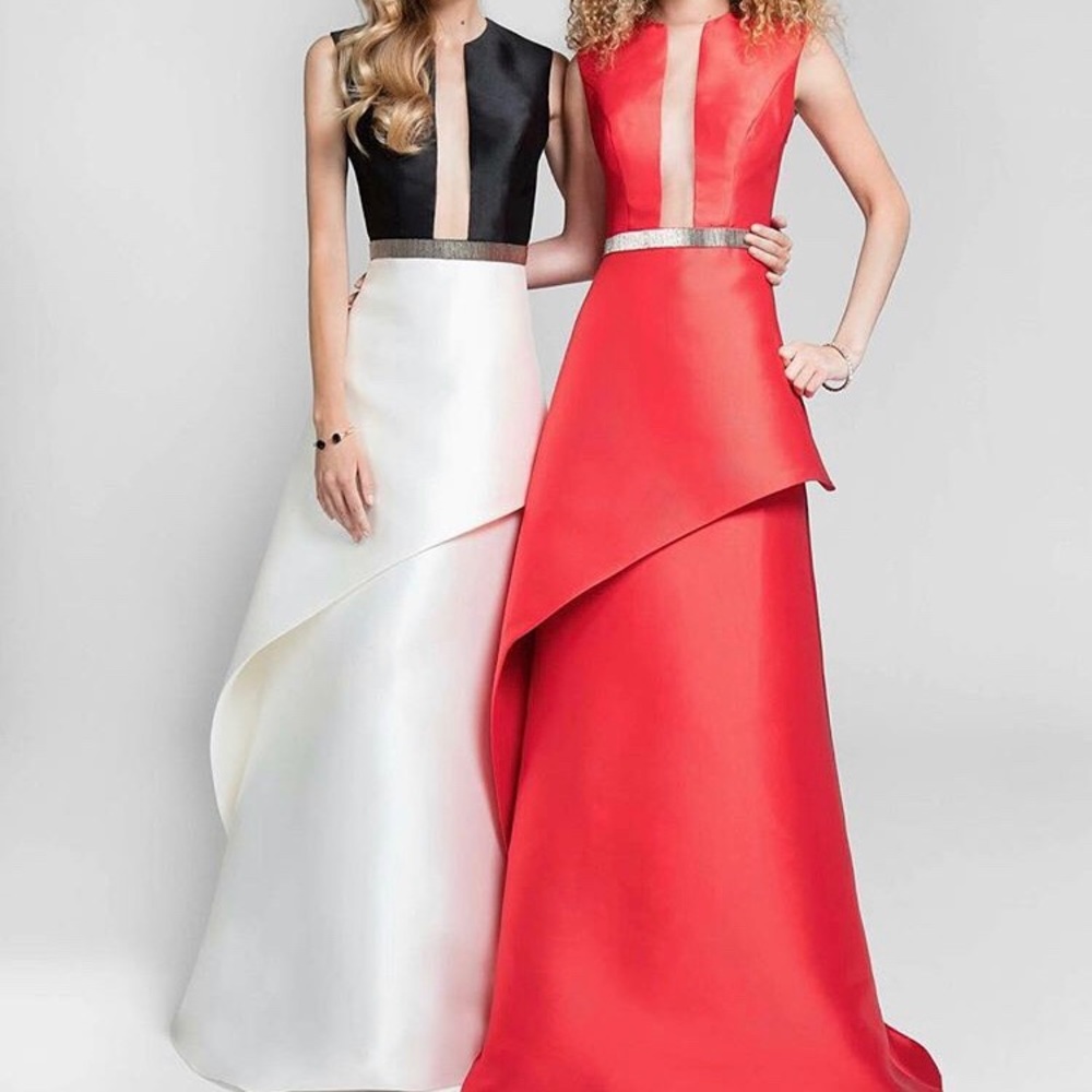 New beautiful dress for sale
